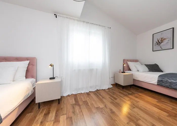 펜션 Mirela Cibaca