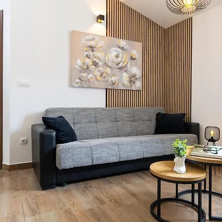 Mirela Tatil Evi *